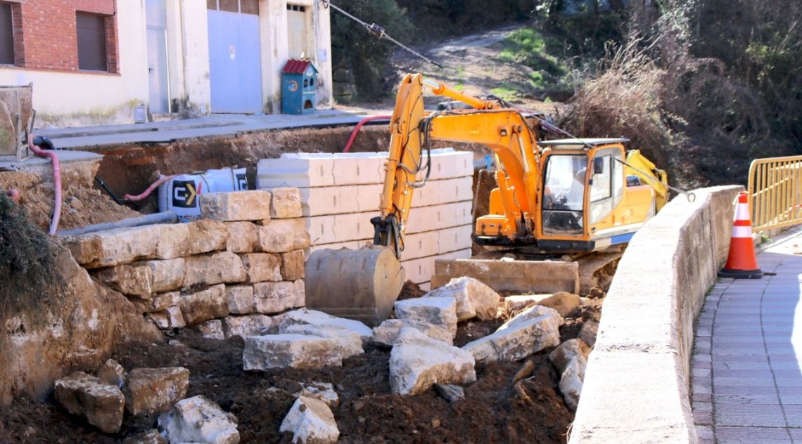 Resignació entre els veïns d'Anglès afectats per la manca d'aigua a casa