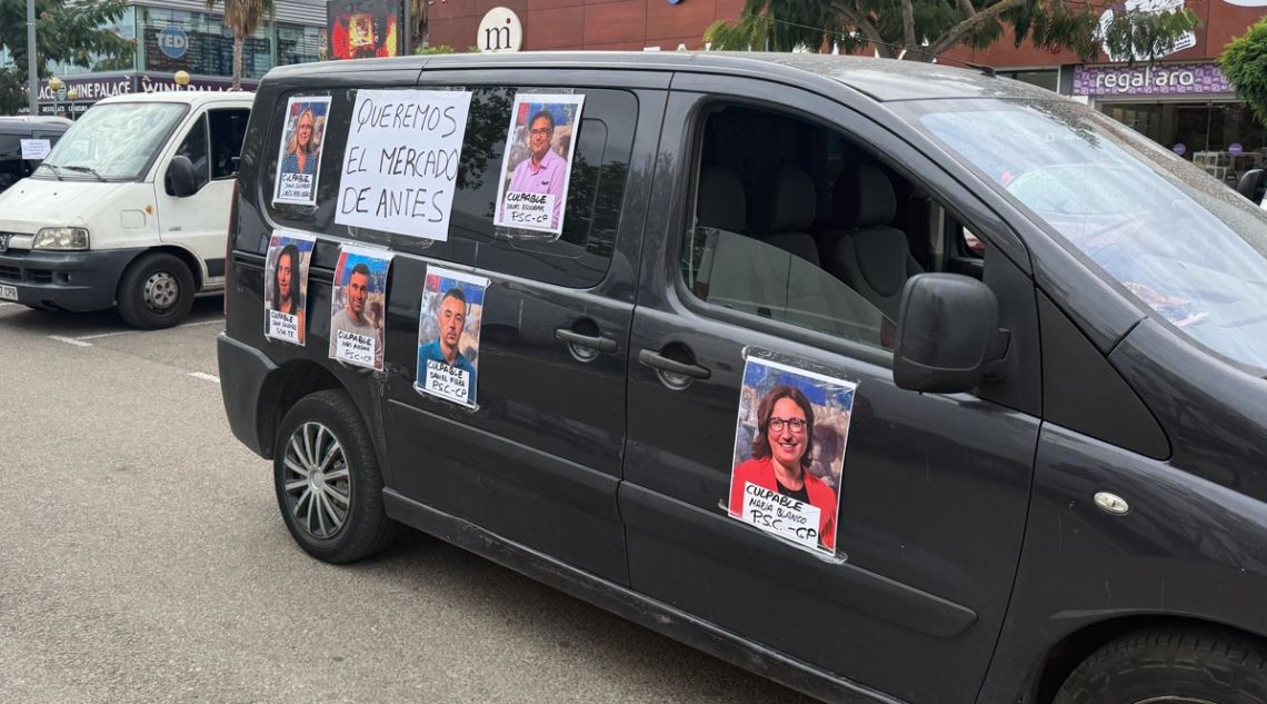 Els marxants de Platja d’Aro tornen a protestar i reclamen negociar el futur del mercat