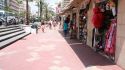 Els comerciants de Lloret critiquen que l'Ajuntament vulgui reduir els horaris d'obertura
