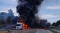 L'incendi a un camió talla l'AP-7 a Vilobí d'Onyar i deixa cues de 20 kms en direcció Girona