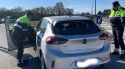 Un vehicle envesteix una dona durant una manifestació a Sant Climent Sescebes