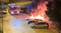 Un incendi de matinada deixa un cotxe completament calcinat a Figueres