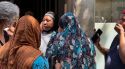 Desnonen a Salt una dona amb quatre menors, un dels quals amb una discapacitat greu