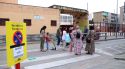 Primer dia d'escola a l'Àgora de Girona amb el carrer tallat al trànsit