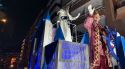 Centenars de famílies reben a Lloret els Reis d'Orient arribats amb carrosses d'estil mariner