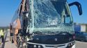 Un ferit en el xoc d'un autobús amb un camió a l'AP-7 a Maçanet de la Selva