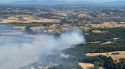 Un incendi obliga a confinar una casa de colònies i un sector de la Bisbal d’Empordà