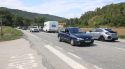 Sant Joan reclama més personal per reduir les cues de l’N-260 durant les obres