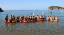 Una quarantena de nedadors es llancen al mar a Palamós per reclamar més seguretat