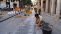 Les obres de pavimentació del carrer de Santa Clara de Girona tallen la circulació fins al 9 d'octubre
