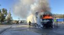 Un incendi crema la cabina d’un camió a la Jonquera