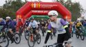L'Oncobike adapta el recorregut per la tempesta i recapta 57.500 euros