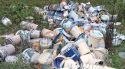 Denuncien una persona per abandonar entre 300 i 400 pots de pintura a Amer