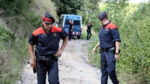 Mossos d'Esquadra buscant les restes del cos de Méndez © ACN