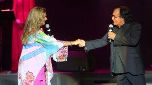 Romina i Al Bano, donant-se la ma ahir a la nit a Peralada © Iconna - Joan Castro