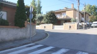 Aquest és l'indret, a l'entrada de l'IES Pla de l'Estany de Banyoles, on es va produir l'apunyalament © ACN