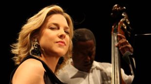 diana krall, cap roig