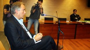 El metge que s'enfronta a 18 anys de presó per haver abusat sexualment de cinc pacients © ACN