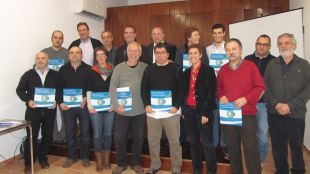 Un instant durant l'acte d'adhesió de les deu empreses al CETS © Diputació de Girona