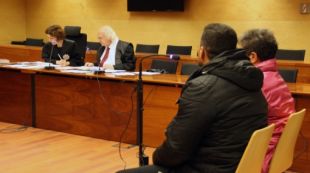 L'acusat, començant a declarar a la secció quarta de l'Audiència de Girona © ACN