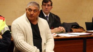 Baltasar Sánchez Rey amb el seu advocat a l'Audiència de Girona © ACN