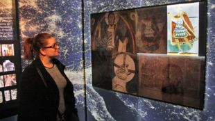 L'exposició 'Temps del Romànic. Art, vida i consciència' es troba a la Fontana d'Or © ACN