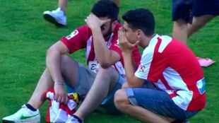 La decepció de dos seguidors al finalitzar el partit © Canal +