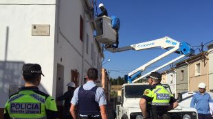 Un instant durant el nou control que s'ha fet aquest matí al barri del Culubret