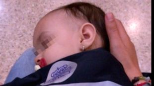La petita de vuit mesos, també alliberada per la policia © ACN