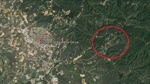 Els habitants dels Refugis de les Gavarres viuen allunyats del centre (encerclats)