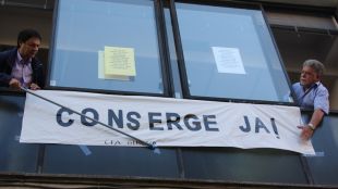 protesta, escola d'adults, girona, conserge