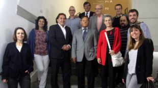 Actors, el director de l'espectacle i el personal de l'administració de justícia que participarà de l'obra © ACN