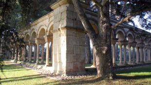 Interior del claustre del Mas del Vent © ACN