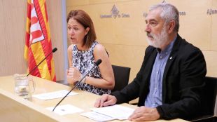 L'alcaldessa de Girona, Marta Madrenas, i el regidor de Cooperació, Cristòbal Sànchez © ACN