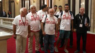 Representants del comitè d'empresa de Nylstar, avui al Parlament © ACN