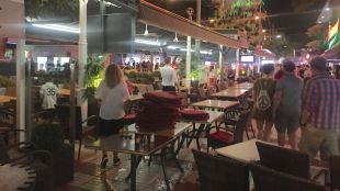 Una de les terrasses de Platja d'Aro després de la Flashmob (arxiu) © ACN