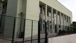 Exterior de l'escola d'educació especial Els Àngels
