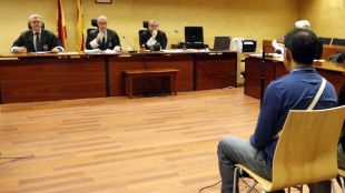 L'acusat d'haver violat l'exdona i que ha sortit absolt de la sala de vistes © ACN