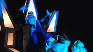 El Rei blanc al seu pas per Figueres l'any passat © Tramuntana.TV