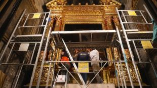 El retaule, en un moment de la restauració © CRBMC