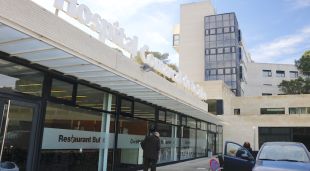 Exterior de l'hospital de Blanes, aquest matí