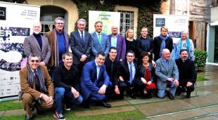 Foto de família que s'ha fet de la presentació del cinquè aniversari de la GIO al Celler de Can Roca