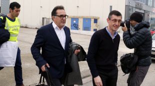 El director general de Rubau Tarrés, Ramon Anglada, l'advocat Jordi Corominas i la Guàrdia Civil