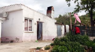 Una de les cases il·legals a les Pedreres (arxiu)