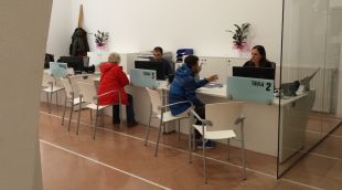 Interior de l'Oficina d'Atenció al Ciutadà de Palamós