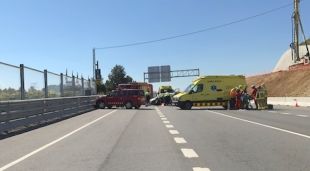 Punt de l'accident a l'N-II a Vilademuls on han col·lidit frontalment dos vehicles