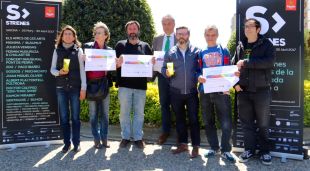 Foto de família per presentar els concerts a plaça Catalunya del festival Strenes