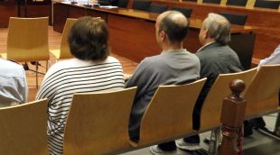 La parella acusada d'intentar assassinar un familiar d'una ganivetada a Amer