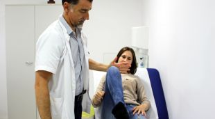 Una de les visites que s'ha realitzat a la Unitat d'Esclerosi Múltiple de Salt