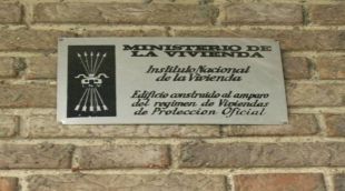Paret d'un habitatge construït durant l'època franquista